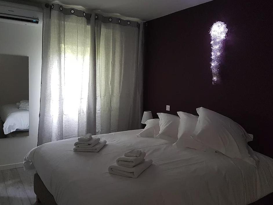 Bed and Breakfast La Maison Des Marronniers Юзес Номер фото